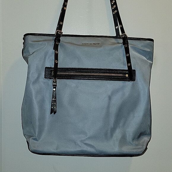 Michael Kors Leila Large Pale blue Tote Studded Straps - Picture 2 of 14